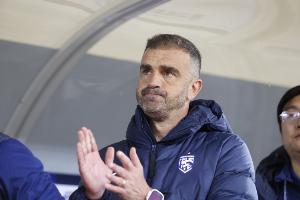 开云体育网址-直播吧：三镇主帅马丁斯已下课，成中超新赛季首位下课主帅