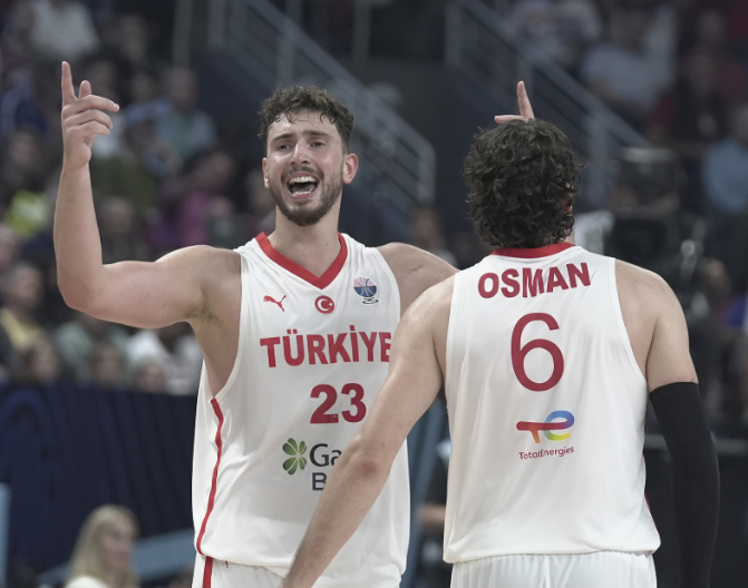 欧洲杯官方MVP票数榜：申京32%大幅领跑 约基奇字母哥二三位